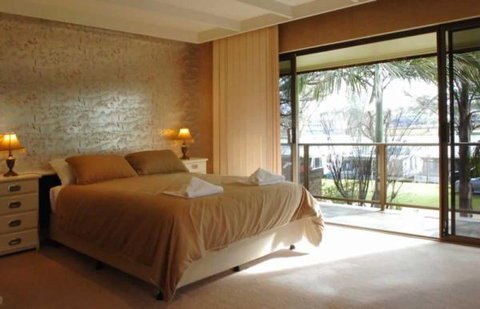 Trenberth House - Great Ocean Road Tourism 1