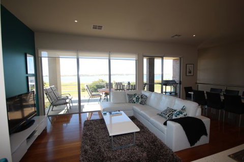 LJ Hooker Goolwa Holiday Rentals - 42 Underwood Avenue, Goolwa Beach - Great Ocean Road Tourism 0