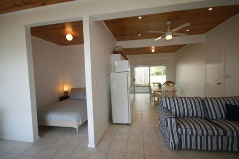 LJ Hooker Goolwa Holiday Rentals - 42 Underwood Avenue, Goolwa Beach - Great Ocean Road Tourism 7