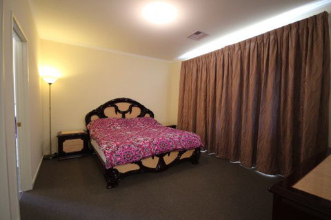 LJ Hooker Goolwa Holiday Rentals - 42 Underwood Avenue, Goolwa Beach - Great Ocean Road Tourism 19
