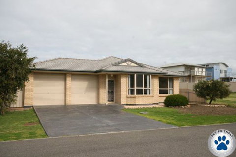 LJ Hooker Goolwa Holiday Rentals - 42 Underwood Avenue, Goolwa Beach - Great Ocean Road Tourism 20