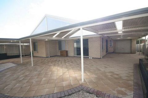 LJ Hooker Goolwa Holiday Rentals - 42 Underwood Avenue, Goolwa Beach - Great Ocean Road Tourism 23