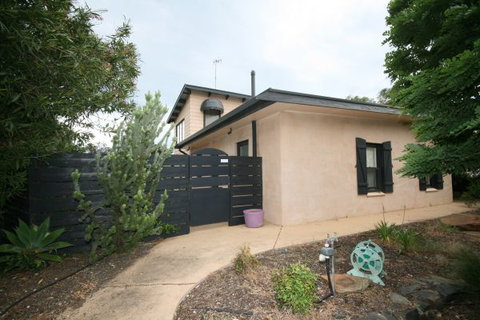 LJ Hooker Goolwa Holiday Rentals - 42 Underwood Avenue, Goolwa Beach - Great Ocean Road Tourism 24