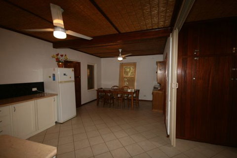 LJ Hooker Goolwa Holiday Rentals - 42 Underwood Avenue, Goolwa Beach - Great Ocean Road Tourism 25