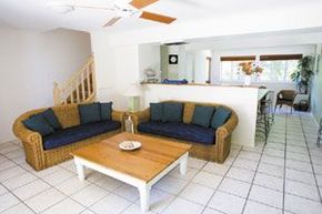 Noosa Outrigger Beach Resort - Great Ocean Road Tourism 3