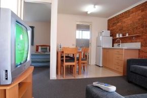 Tea House Motor Inn - Great Ocean Road Tourism 2