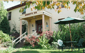 Bonney's Inn - Great Ocean Road Tourism 0