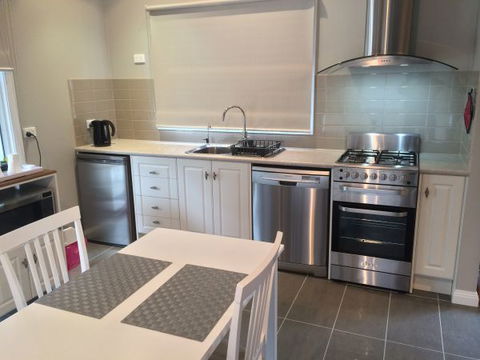 High Peaks Cottages - Great Ocean Road Tourism 2