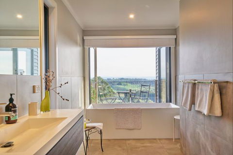Halcyon Cottage Retreat - Self Contained Accommodation - Great Ocean Road Tourism 6