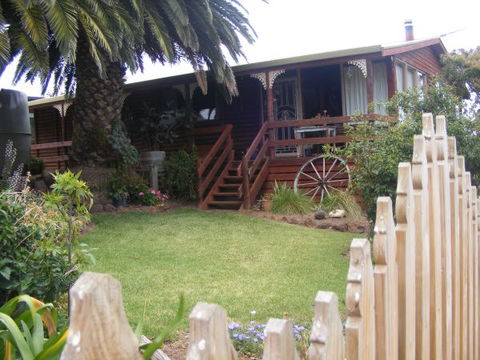Ironstone Cottage - Great Ocean Road Tourism 0