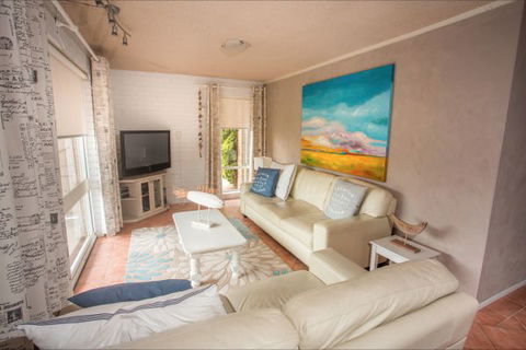 Arlingtons Accommodation - Great Ocean Road Tourism 5