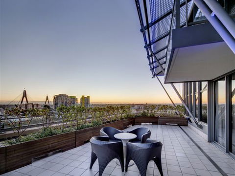 Astral Tower And Residences At The Star - Great Ocean Road Tourism 5