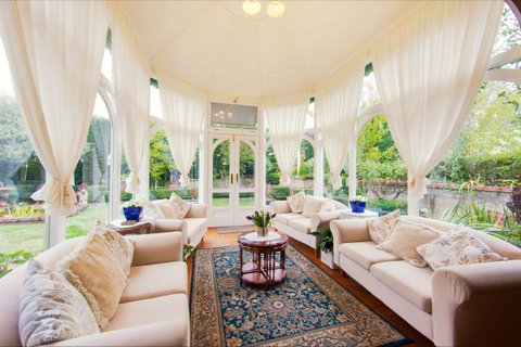 Barnsley House Beechworth - Great Ocean Road Tourism 1
