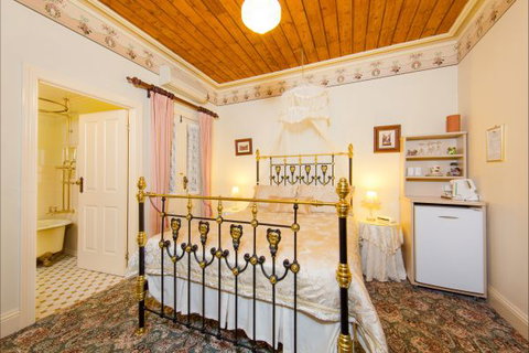 Barnsley House Beechworth - Great Ocean Road Tourism 9