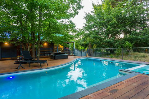 Beechworth Wildlife Stays - Great Ocean Road Tourism 5