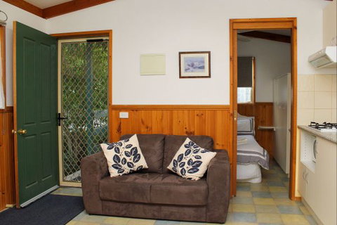 Beechworth Cabins - Great Ocean Road Tourism 1