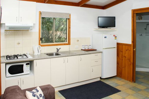 Beechworth Cabins - Great Ocean Road Tourism 6