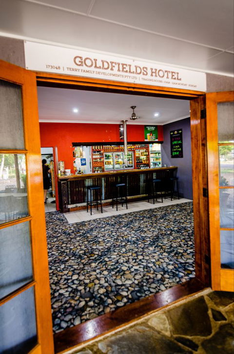 Goldfields Hotel And Finnigan's Rest - Great Ocean Road Tourism 3