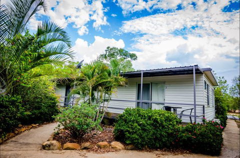 Goldfields Hotel And Finnigan's Rest - Great Ocean Road Tourism 7
