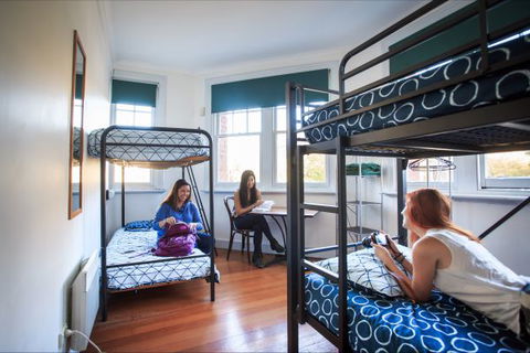 Hobart Central YHA - Great Ocean Road Tourism 4