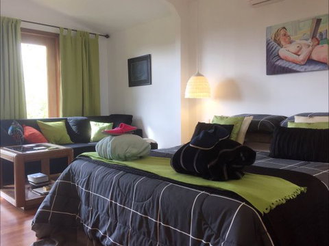 Jonathan Art Centre - Jarramarrumba House - Great Ocean Road Tourism 2