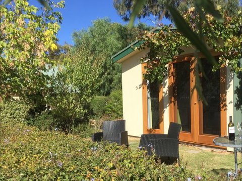 Jonathan Art Centre - Jarramarrumba House - Great Ocean Road Tourism 4