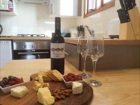 Jonathan Art Centre - Jarramarrumba House - Great Ocean Road Tourism 5