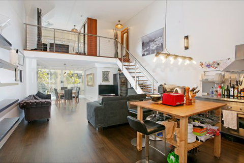 Lieu De Ville Suite - Great Ocean Road Tourism 1