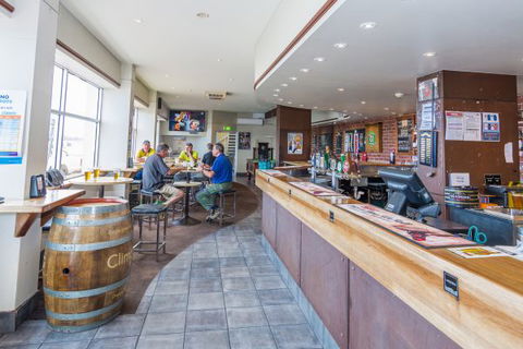 Merimbula Hotel - Great Ocean Road Tourism 0