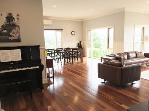 Shearer's Hill - Luxury Farm Stay - Great Ocean Road Tourism 1