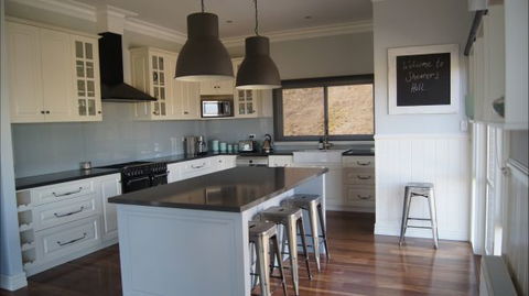 Shearer's Hill - Luxury Farm Stay - Great Ocean Road Tourism 2