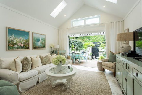 Stylish Interiors In The Bay - Great Ocean Road Tourism 0