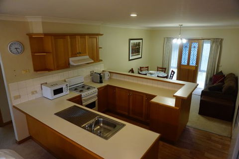 Abrigo Apartment - Great Ocean Road Tourism 3