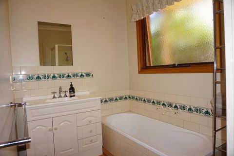 Abrigo Apartment - Great Ocean Road Tourism 5
