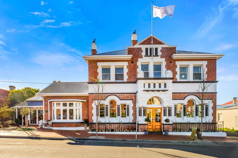 Cygnet Old Bank B&B - Great Ocean Road Tourism 0