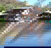 Lakeside Lodge - Great Ocean Road Tourism