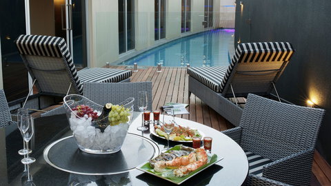 The Frames - Luxury Riverland Accommodation - Great Ocean Road Tourism 6