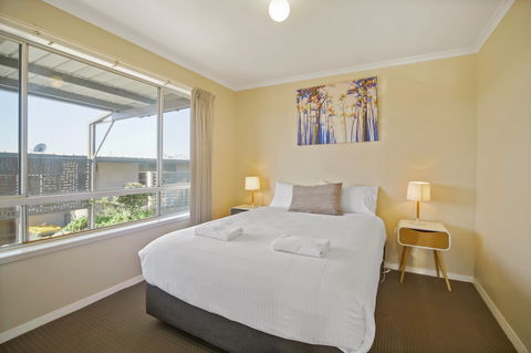 Eagle Heights Holiday Units - Scenic Unit - Great Ocean Road Tourism 1