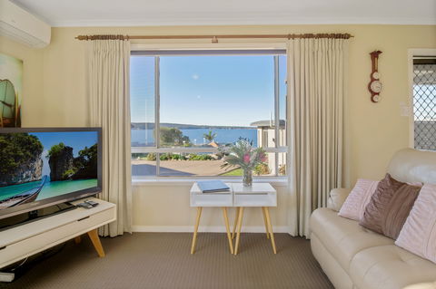 Eagle Heights Holiday Units - Scenic Unit - Great Ocean Road Tourism 4