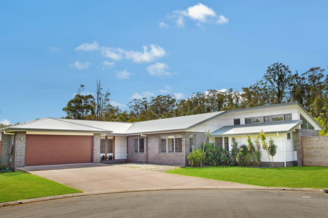 Lakeside Lodge Lake Cathie - Great Ocean Road Tourism 0