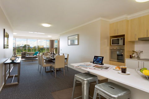 Pacific Suites Canberra - Great Ocean Road Tourism 4