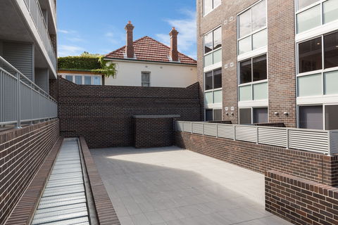 The Merchant Hotel - Great Ocean Road Tourism 7