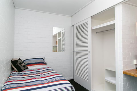 University Of Canberra Village - Great Ocean Road Tourism 6