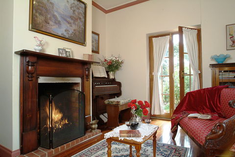 Amanda's Cottage 1899 - Great Ocean Road Tourism 0