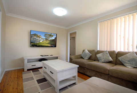 Barrack Point Holidays At Warilla Bowling Club - Great Ocean Road Tourism 1