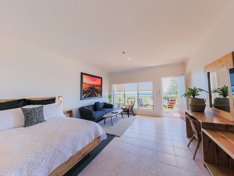 COAST Motel & Apartments - Great Ocean Road Tourism 0
