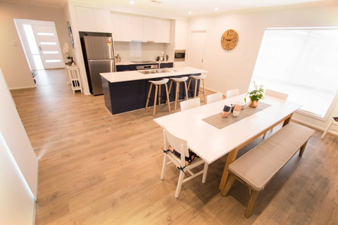 Contemporary ‘Esprit’ With River Reserve Access - Great Ocean Road Tourism 2