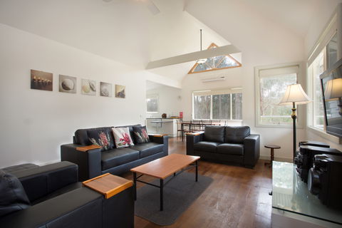 Hooked Inn Cottages - Great Ocean Road Tourism 1