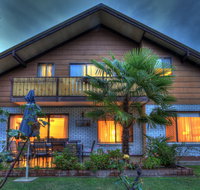Lakeside Chalet - Great Ocean Road Tourism