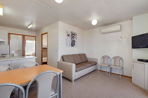 Stansbury Foreshore Caravan Park - Great Ocean Road Tourism 1